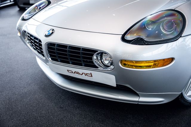 BMW Z8 im Showroom von David Finest Sports Cars Hamburg