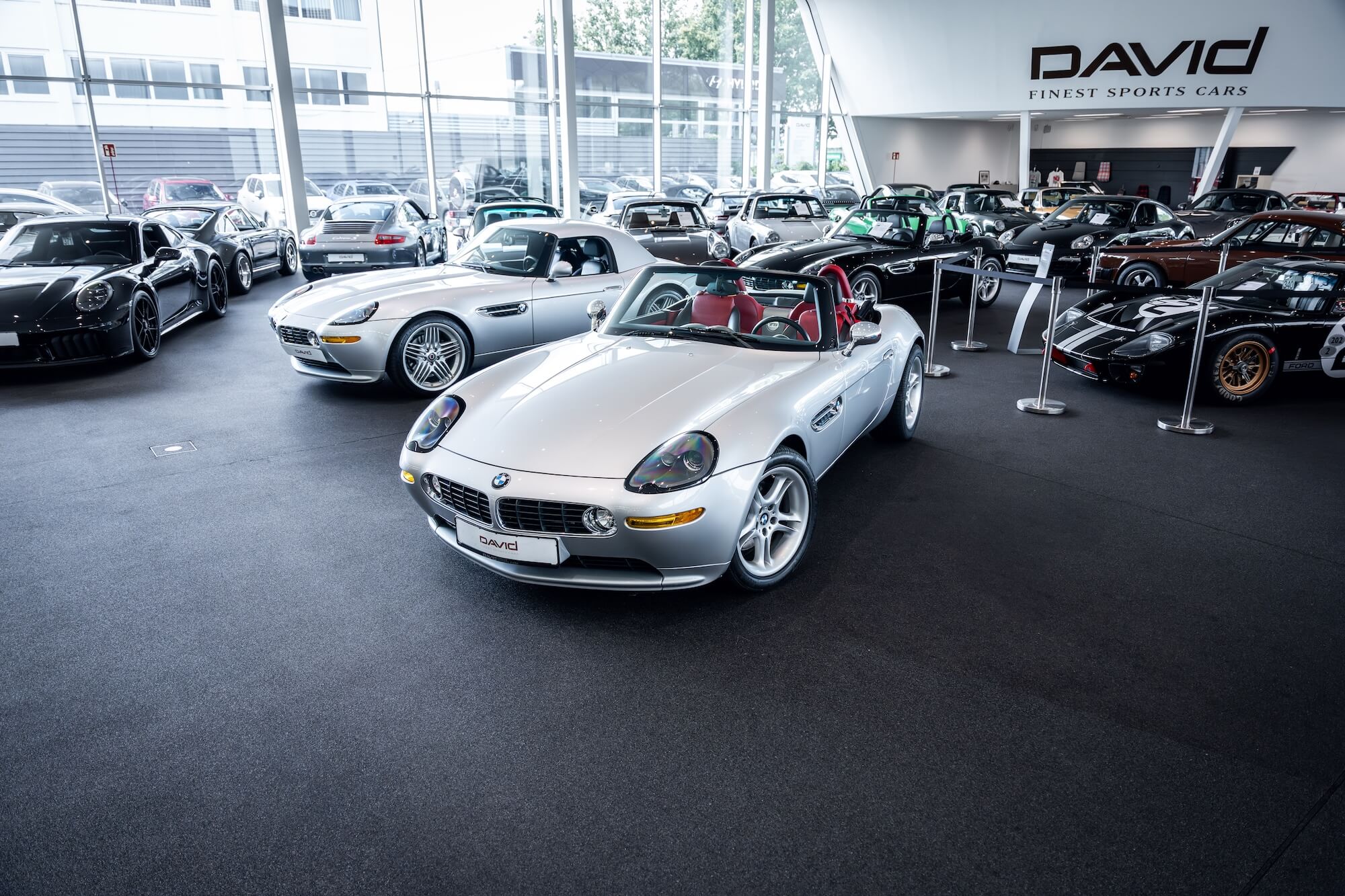 BMW Z8 im Showroom von David Finest Sports Cars Hamburg