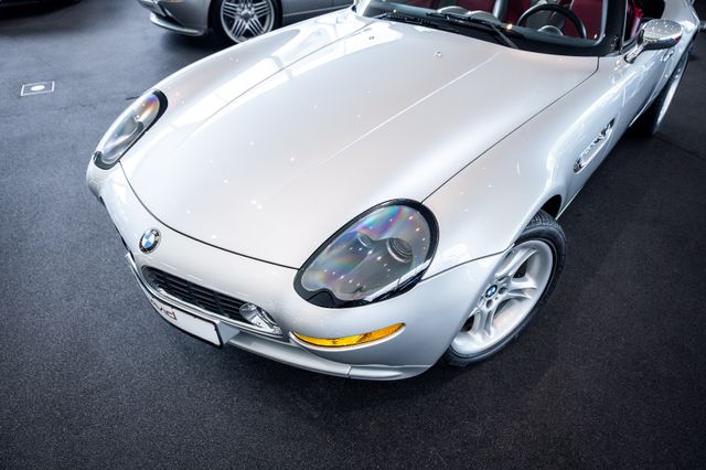 BMW Z8 im Showroom von David Finest Sports Cars Hamburg