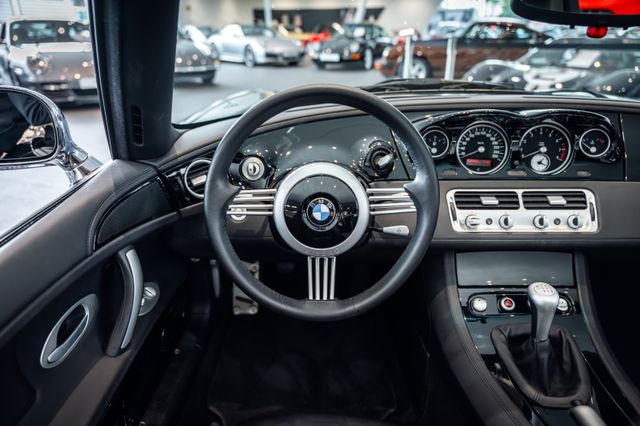 BMW Z8 im Showroom von David Finest Sports Cars Hamburg