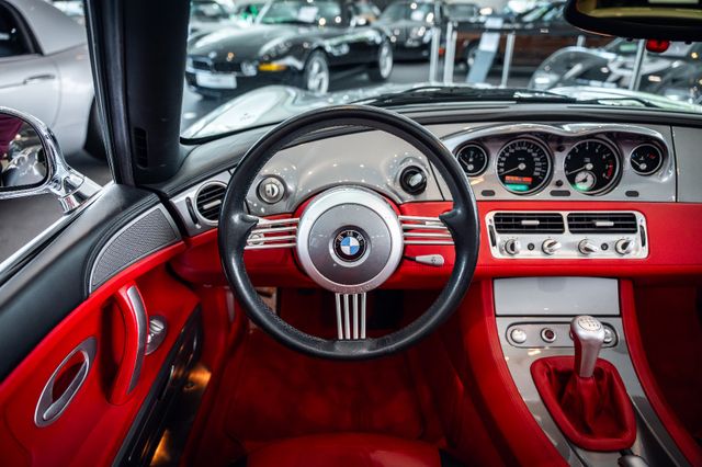 BMW Z8 im Showroom von David Finest Sports Cars Hamburg