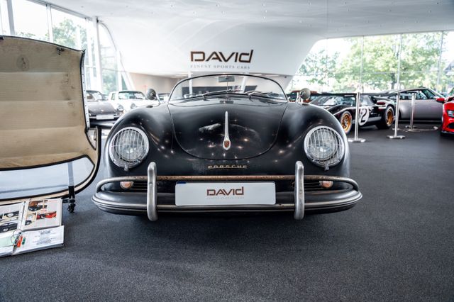 Porsche 356 Speedster im Showroom von David Finest Sports Cars Hamburg