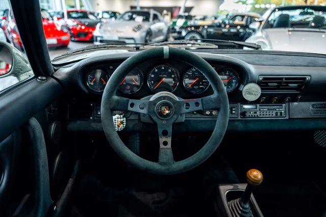 Porsche 912 im Showroom von David Finest Sports Cars Hamburg