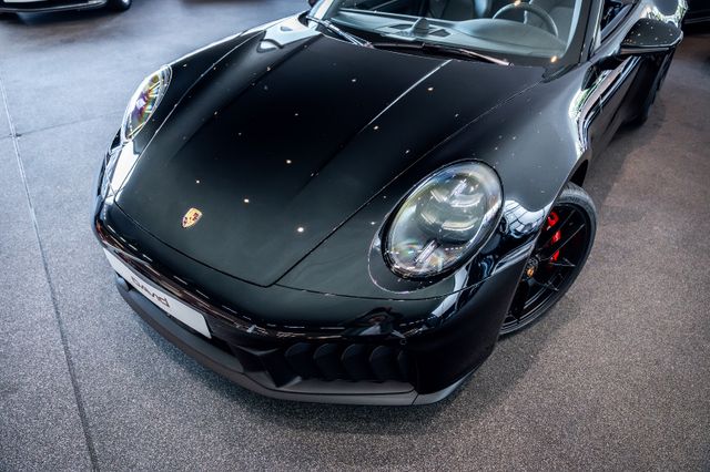 Porsche G Modell Coupé im Showroom von David Finest Sports Cars Hamburg