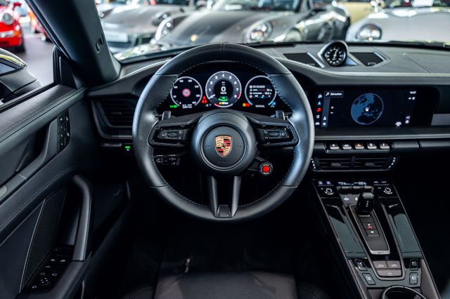 Porsche G Modell Coupé im Showroom von David Finest Sports Cars Hamburg