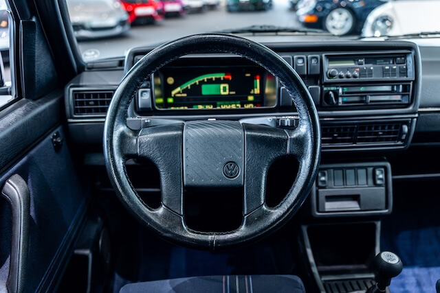 Golf GTI MK2 im Showroom von David Finest Sports Cars Hamburg