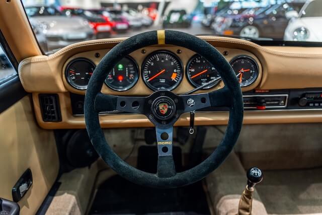 Porsche 914-6 im Showroom von David Finest Sports Cars Hamburg