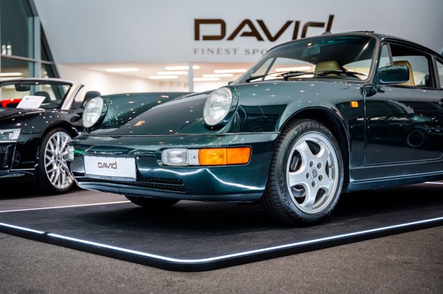 Porsche 964 C4 im Showroom von David Finest Sports Cars Hamburg