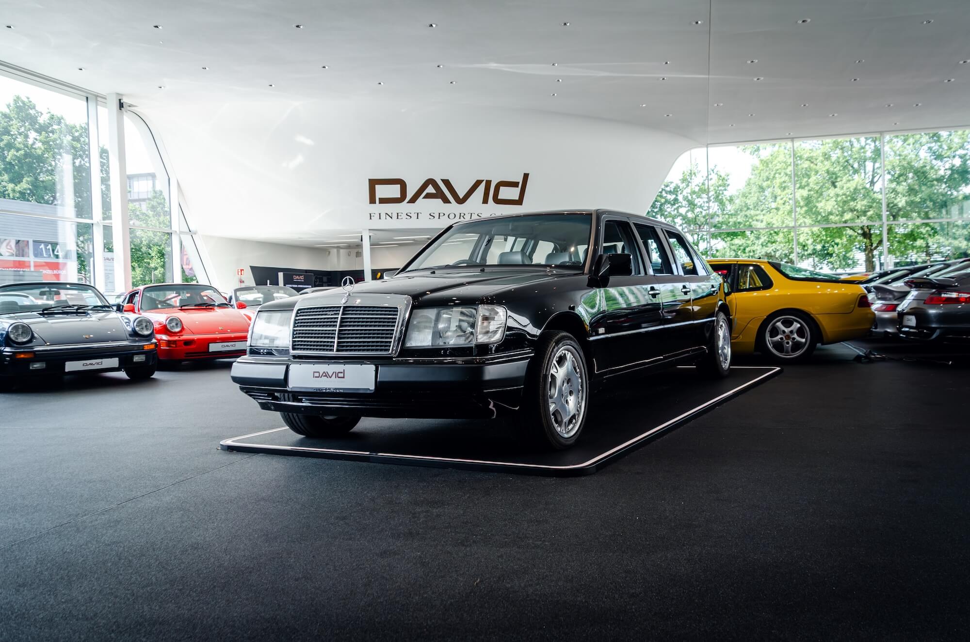 Mercedes-Benz E280 V124 Pullman Limousine David Finest Sports Cars Hamburg (1)