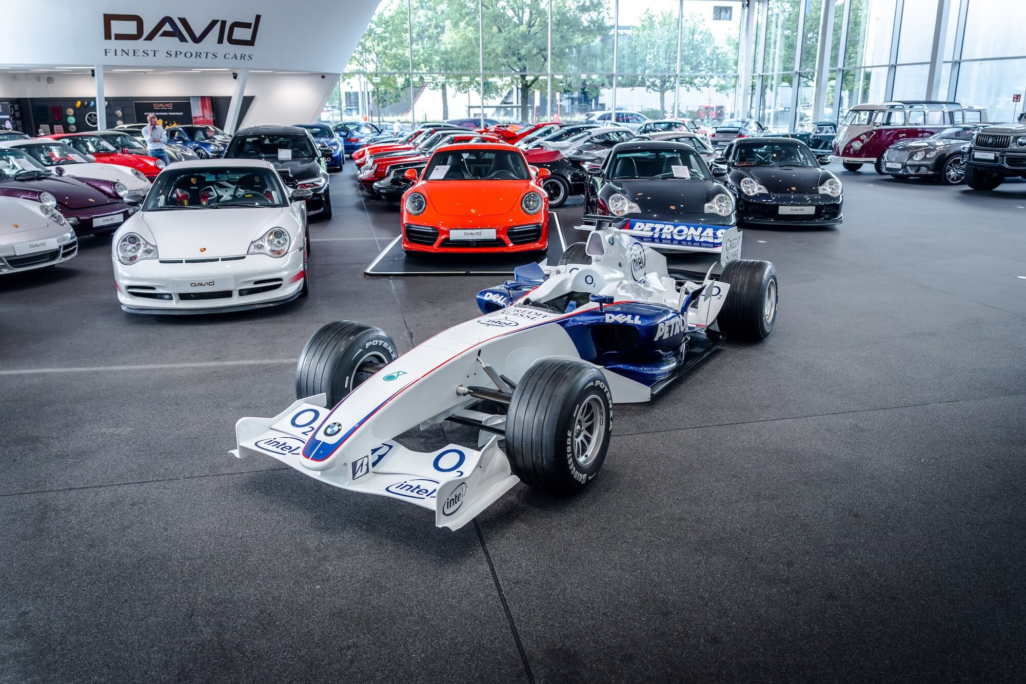 BMW Sauber F1 Showcar David Finest Sports Cars Hamburg (1)